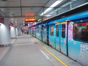 台北のカラフルな電車