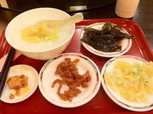 緑峰大飯店の朝食　台湾お粥