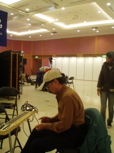 リハの準備 スチールギターは重い リハの準備 スチールギターは重い